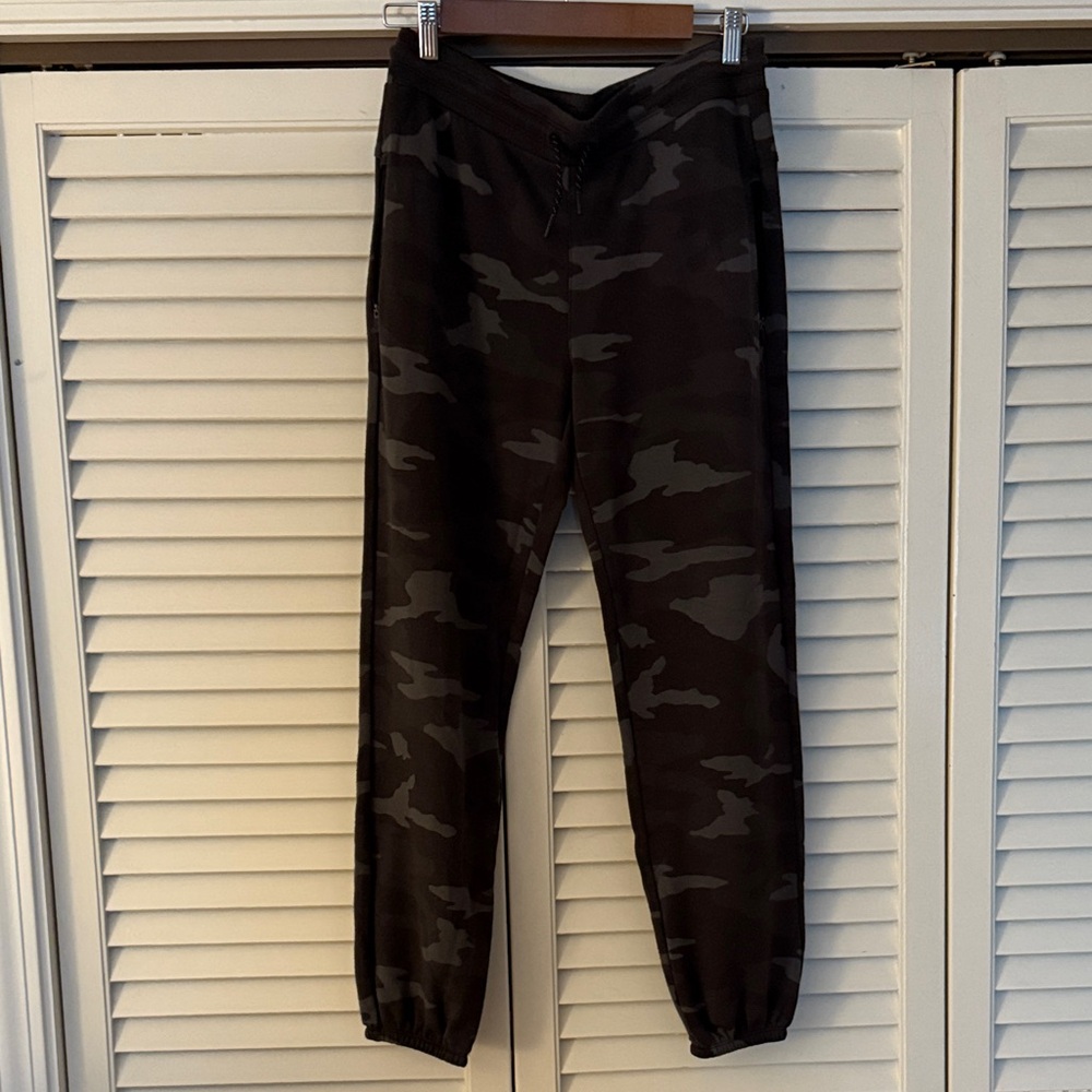 Like New! Athleta Kids Camouflage Joggers - Black and Gray